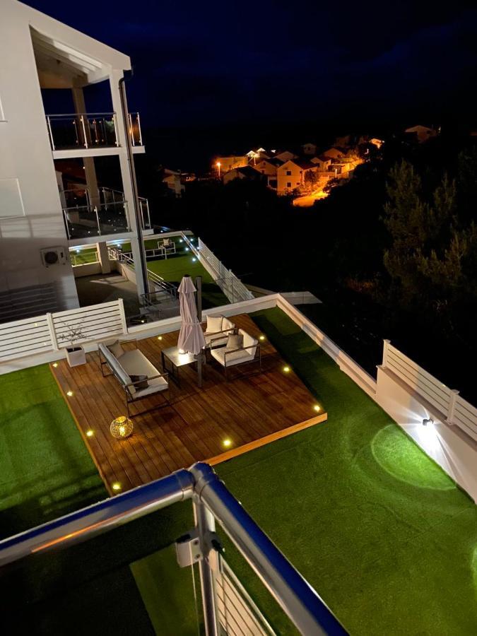 Ellavis Apartments Екстериор снимка
