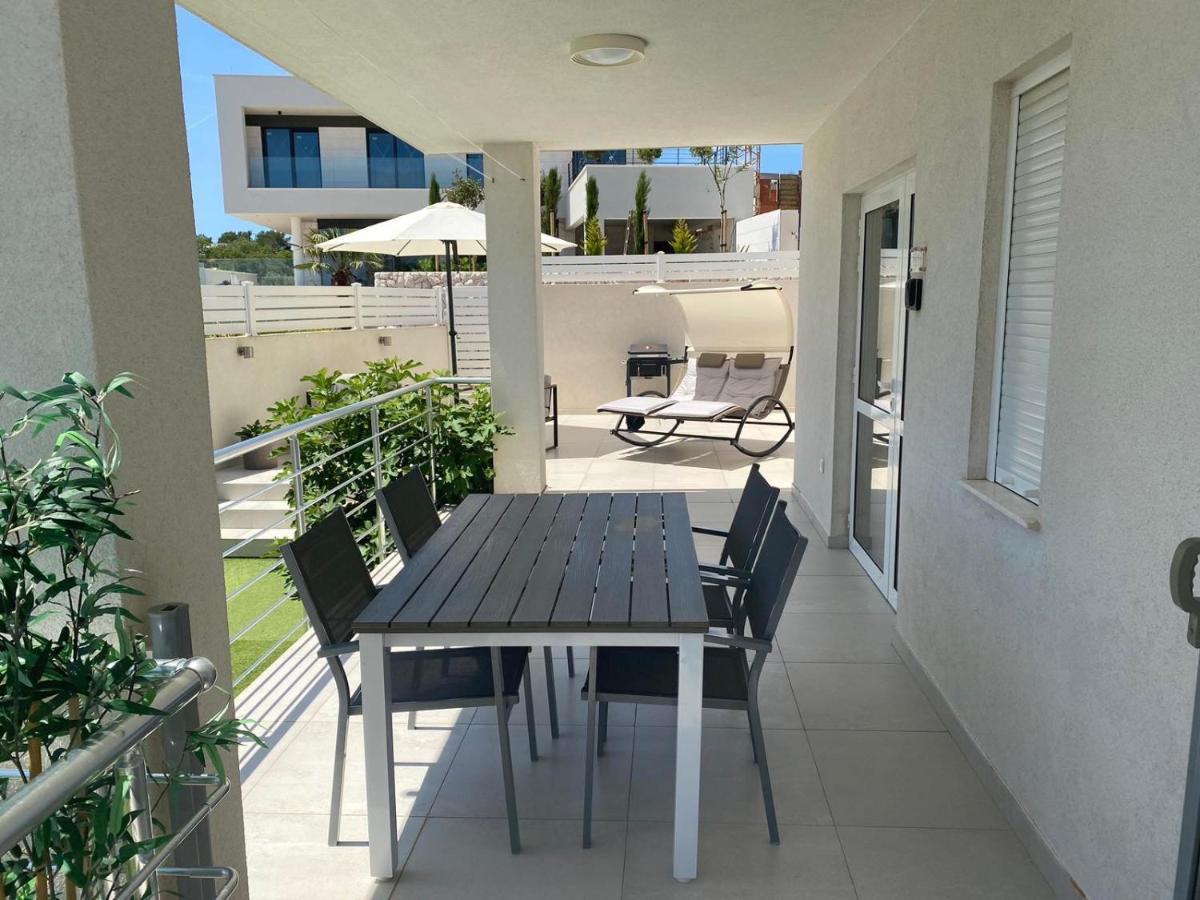 Ellavis Apartments Екстериор снимка