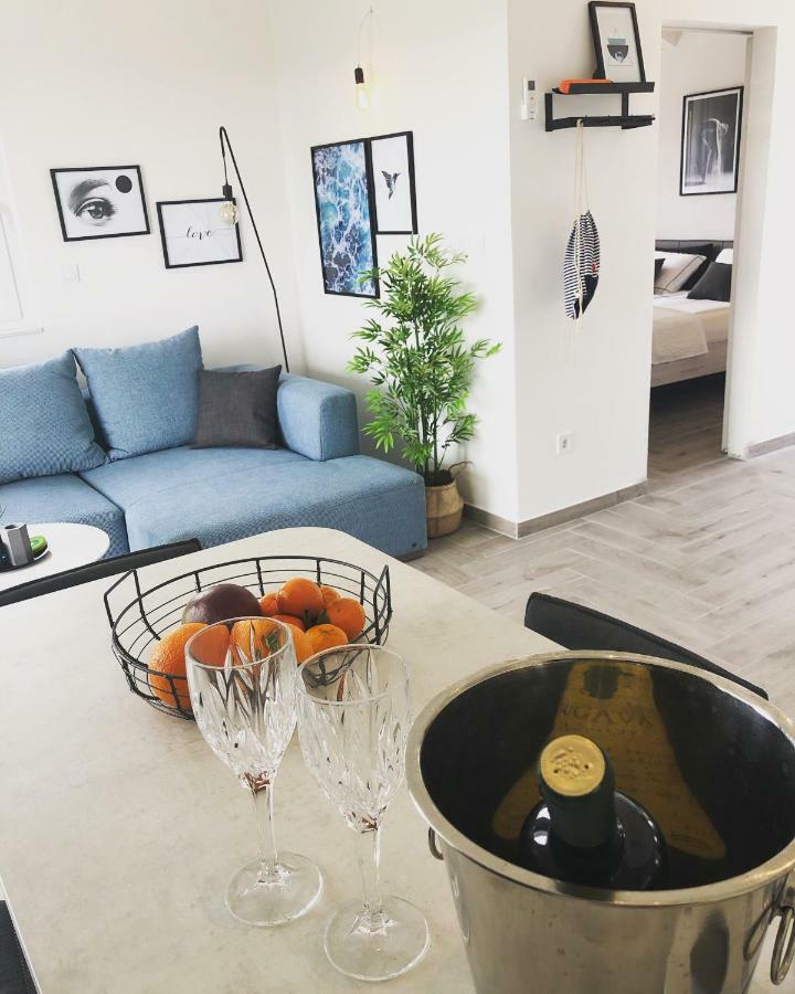 Ellavis Apartments Екстериор снимка