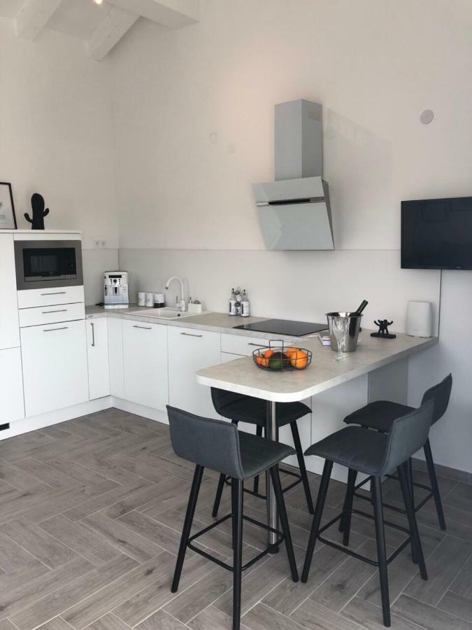 Ellavis Apartments Екстериор снимка