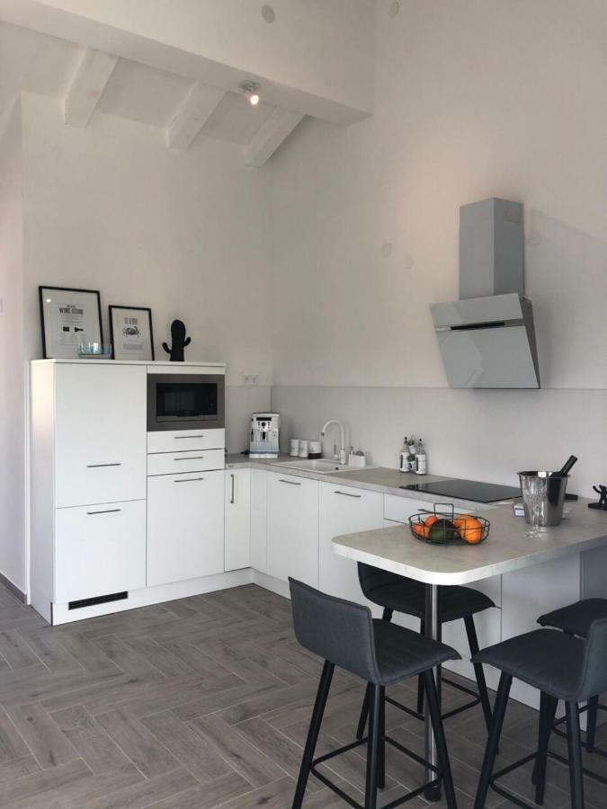 Ellavis Apartments Екстериор снимка